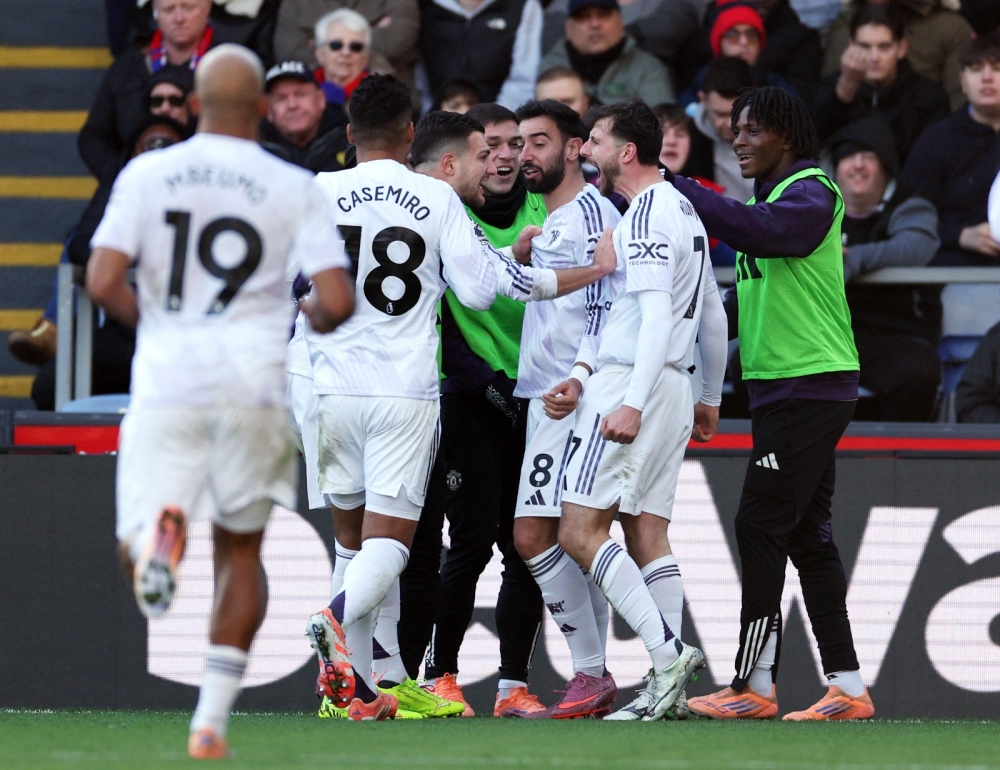 مانشستر يونايتد يقلب تأخره ويهزم كريستال بالاس في الدوري