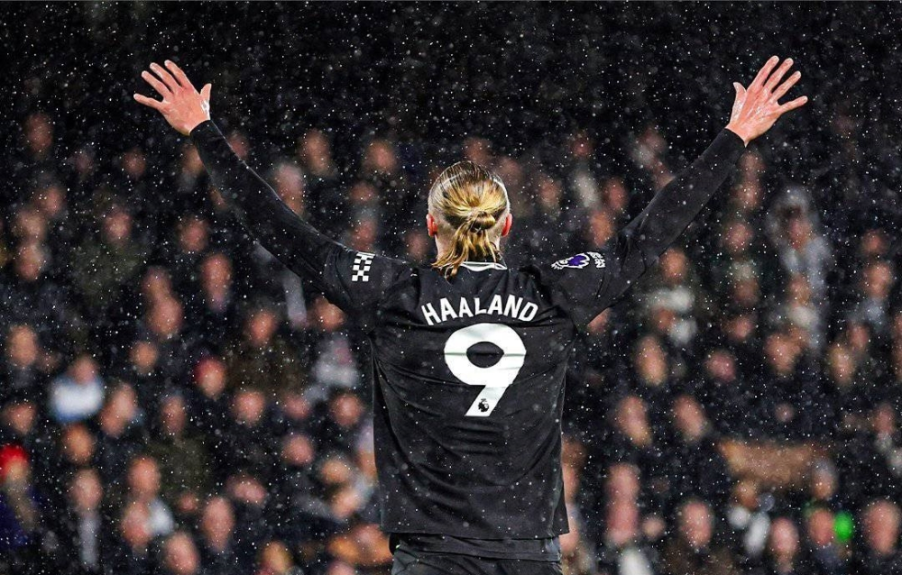 هالاند يدخل تاريخ البريميرليج برقم قياسي جديد للأهداف