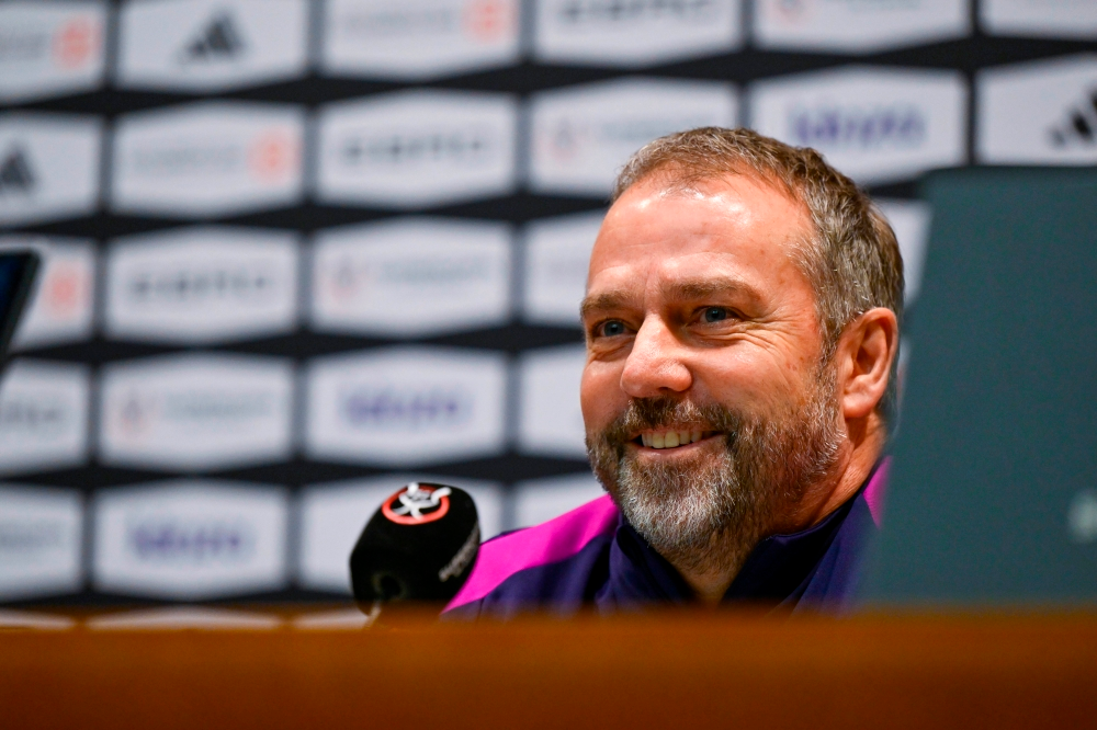 رافينيا يقود برشلونة لريمونتادا في باريس | إشادة تشافي